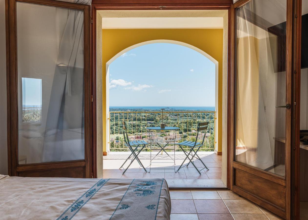 Ferienwohnung La Pavoncella Pula Exterior foto